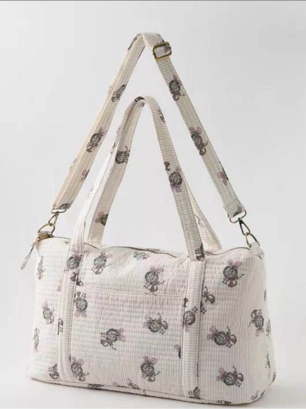 Aerie
GRINCH Cindy Lou Who Max Quilted Duffle Bag